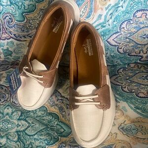 Skechers White and Tan Casual Loafers